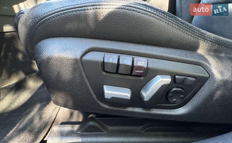 Седан BMW 3 Series 2017 в Киеве