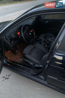 Универсал BMW 3 Series 2004 в  фото 13 Универсал BMW 3 Series 2004 в