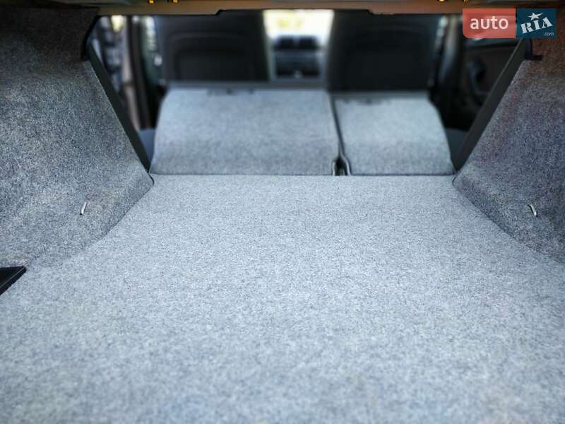 Седан BMW 3 Series 2004 в Луцке