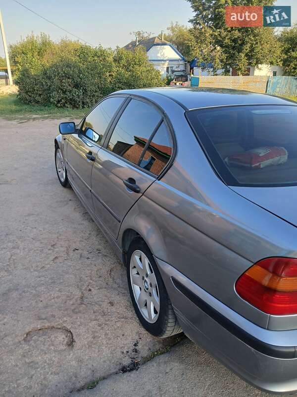 Седан BMW 3 Series 2003 в Коростене