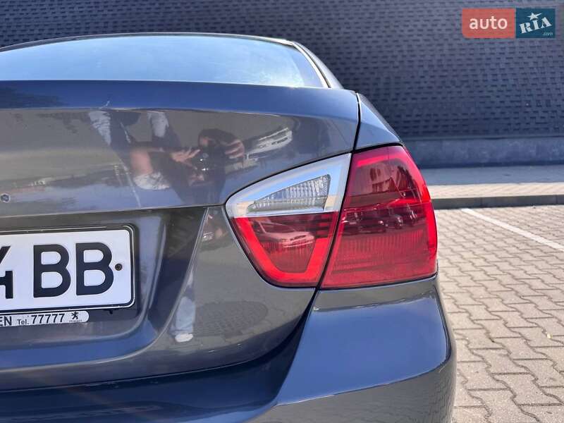 Седан BMW 3 Series 2008 в Ужгороді
