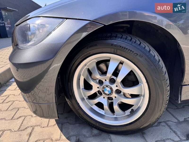 Седан BMW 3 Series 2008 в Ужгороді