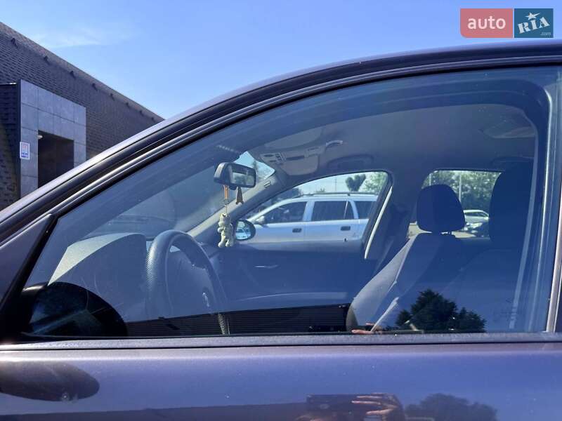 Седан BMW 3 Series 2008 в Ужгороді