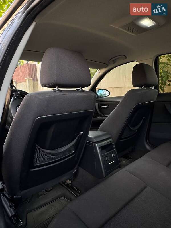 Седан BMW 3 Series 2008 в Ужгороді