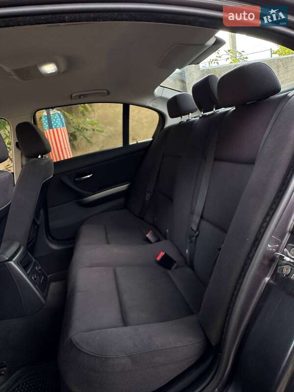 Седан BMW 3 Series 2008 в Ужгороді