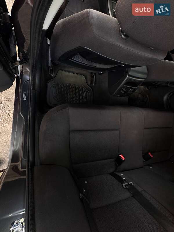 Седан BMW 3 Series 2008 в Ужгороді