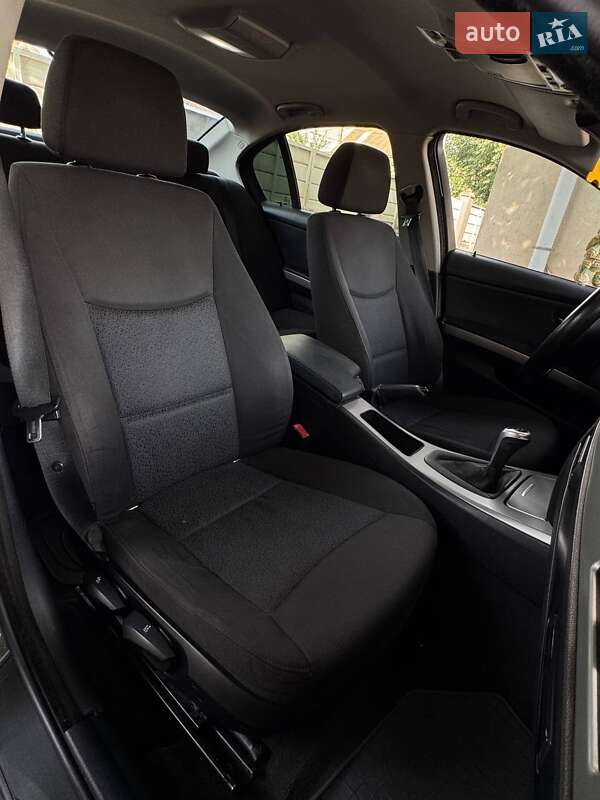 Седан BMW 3 Series 2008 в Ужгороді