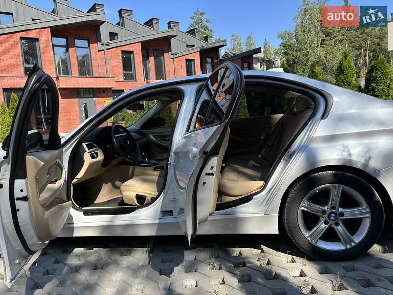 Седан BMW 3 Series 2014 в Киеве