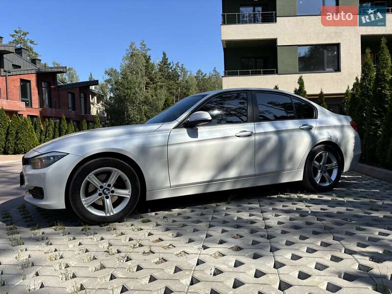 Седан BMW 3 Series 2014 в Киеве