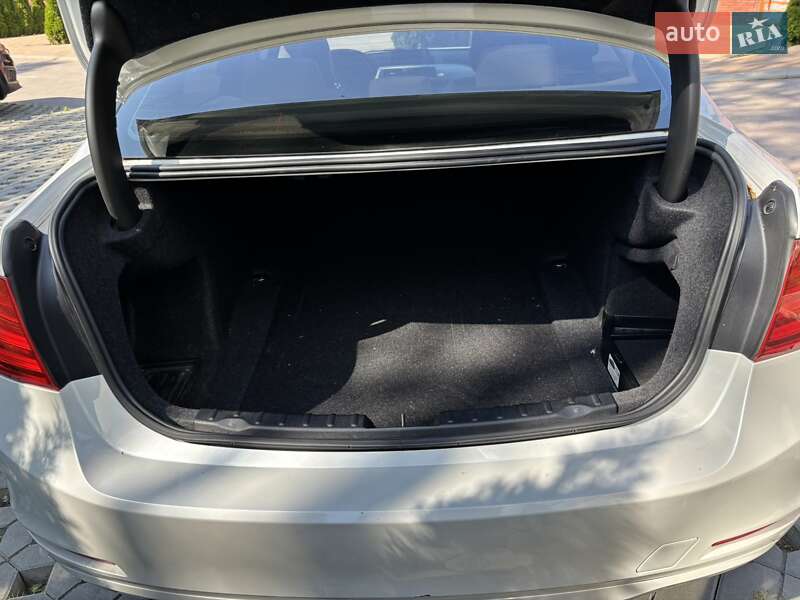 Седан BMW 3 Series 2014 в Киеве