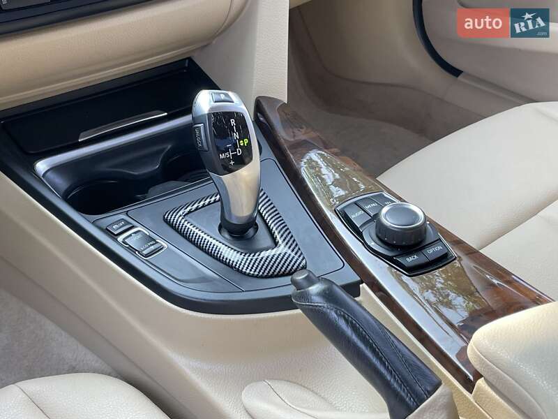 Седан BMW 3 Series 2014 в Киеве