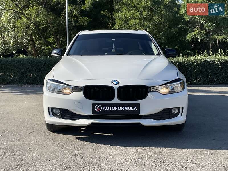 Седан BMW 3 Series 2014 в Киеве