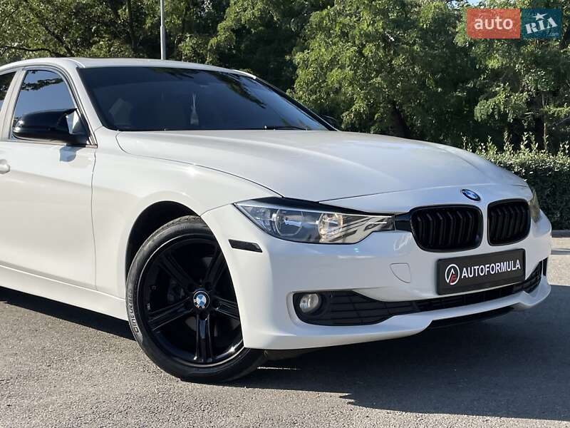 Седан BMW 3 Series 2014 в Киеве