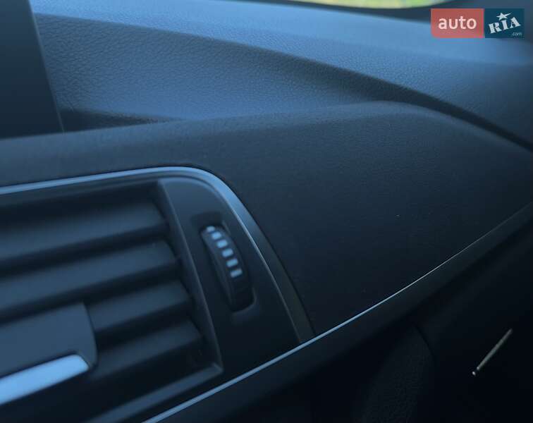 Седан BMW 3 Series 2016 в Киеве