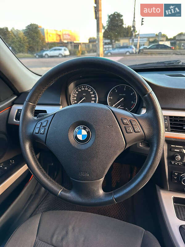 Седан BMW 3 Series 2009 в Житомире