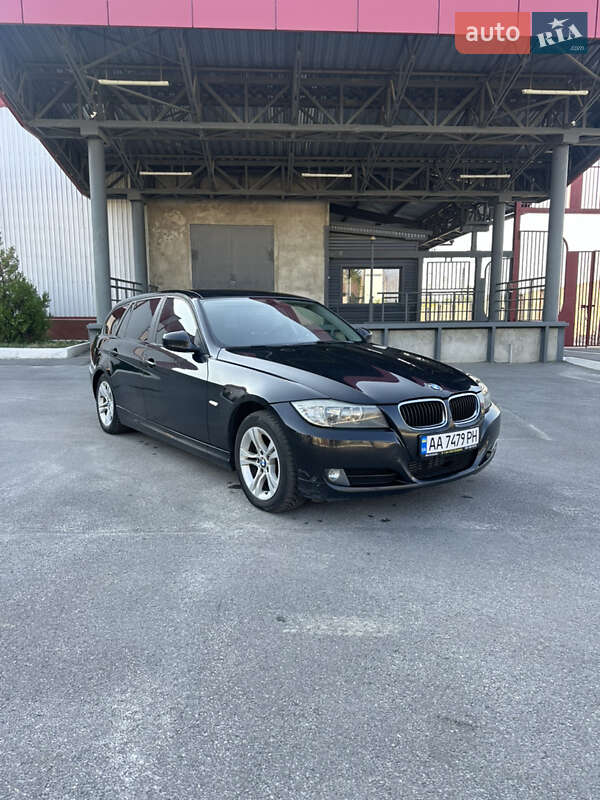 BMW 3 Series 2011