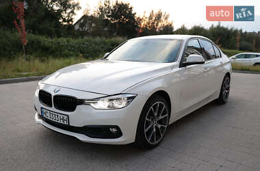 Седан BMW 3 Series 2018 в Львові