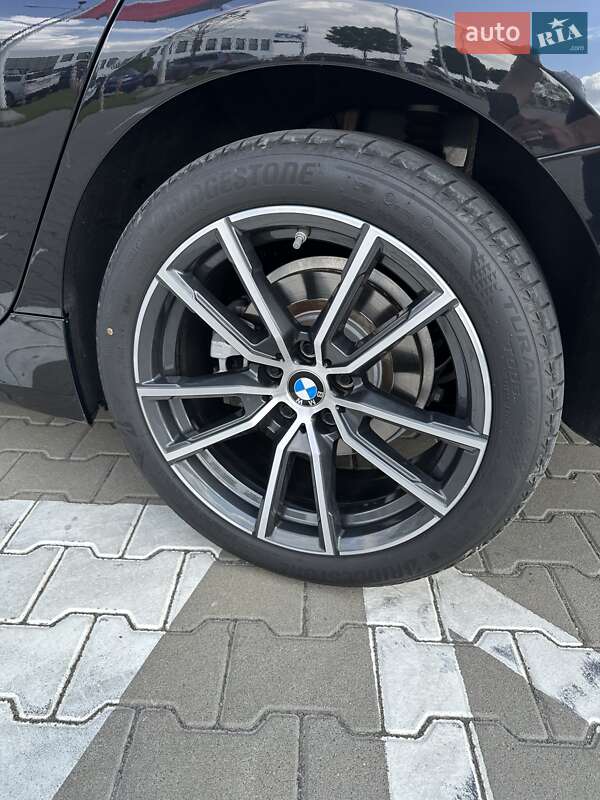 Седан BMW 3 Series 2022 в Києві