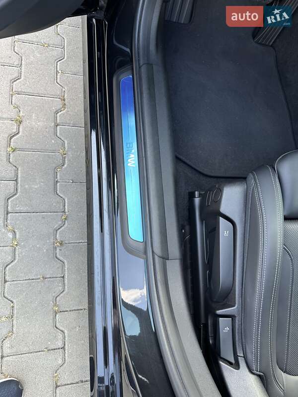 Седан BMW 3 Series 2022 в Києві