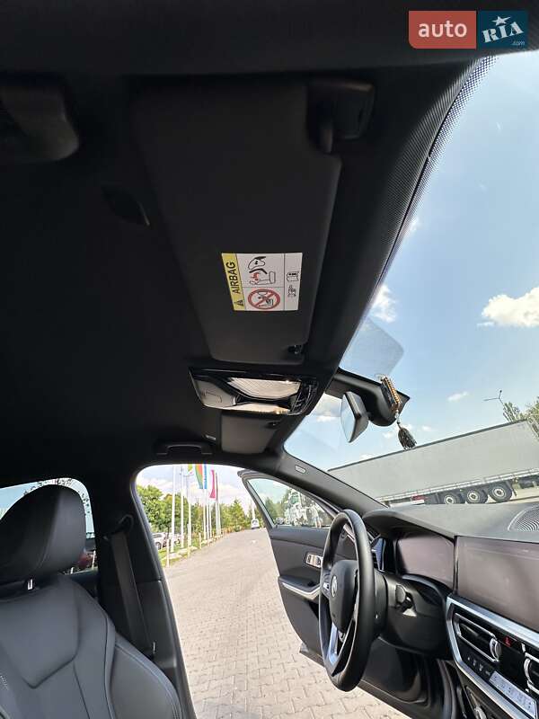 Седан BMW 3 Series 2022 в Києві