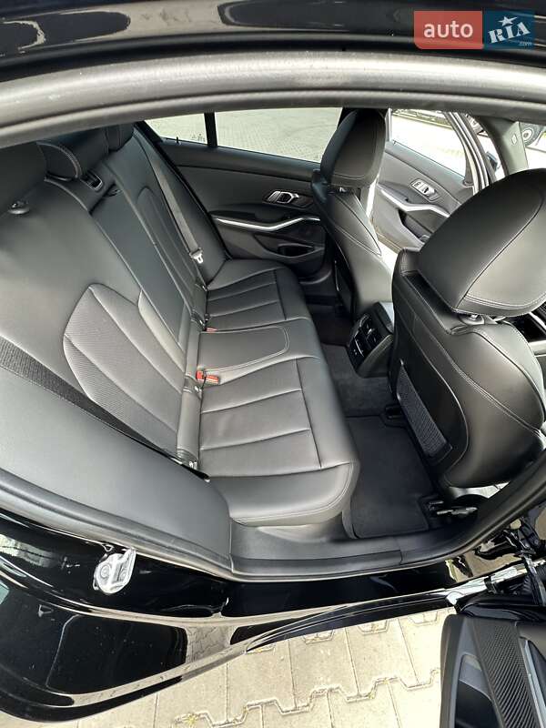 Седан BMW 3 Series 2022 в Києві