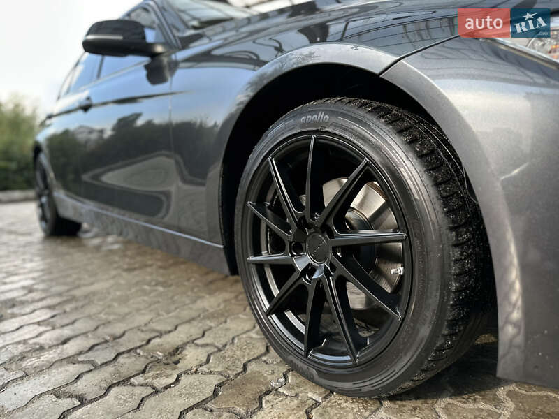 Седан BMW 3 Series 2015 в Киеве