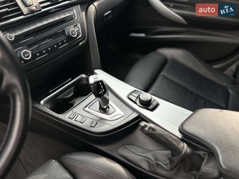 Седан BMW 3 Series 2015 в Киеве