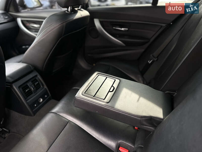 Седан BMW 3 Series 2015 в Киеве