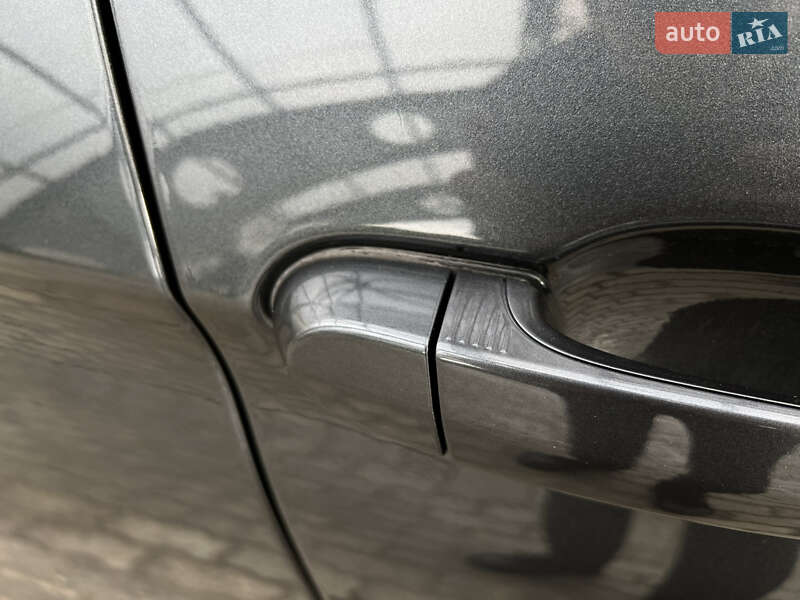 Седан BMW 3 Series 2015 в Киеве