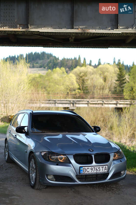 BMW 3 Series 2010