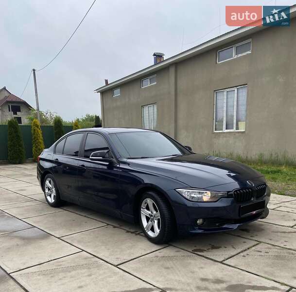 Седан BMW 3 Series 2014 в Хусте