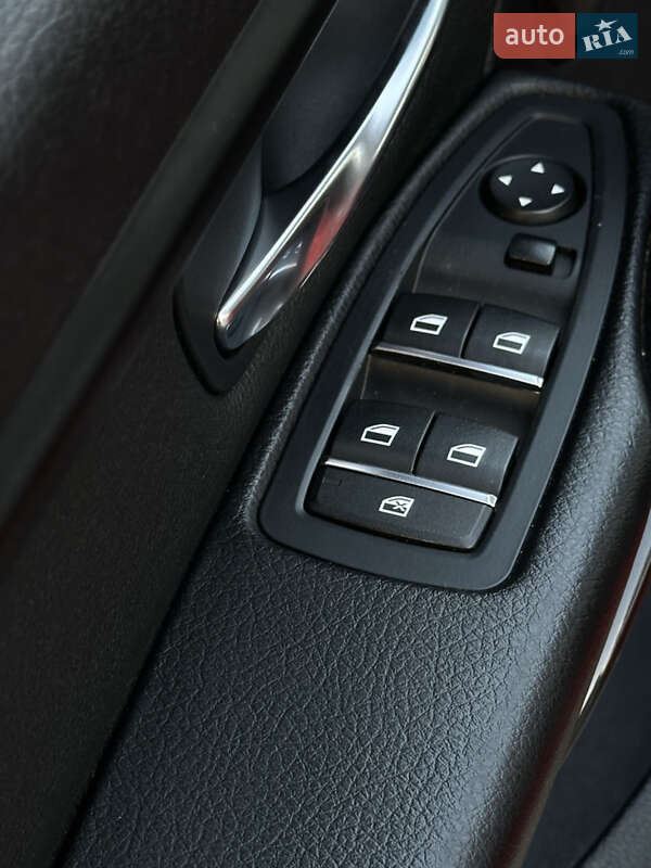 Седан BMW 3 Series 2015 в Кропивницком