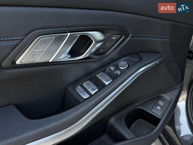 Седан BMW 3 Series 2022 в Києві