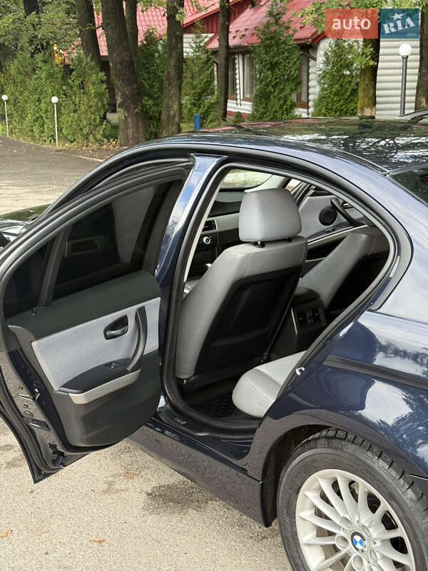 Седан BMW 3 Series 2006 в Ивано-Франковске