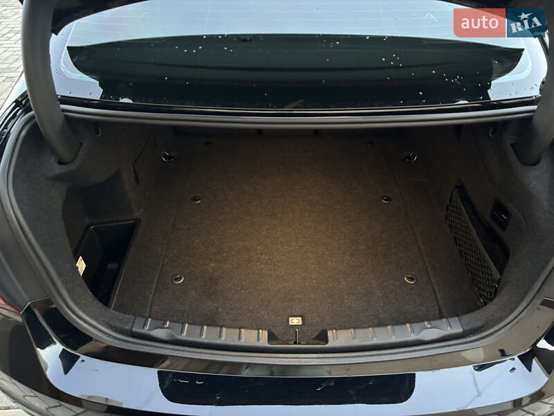 Седан BMW 3 Series 2017 в Харкові