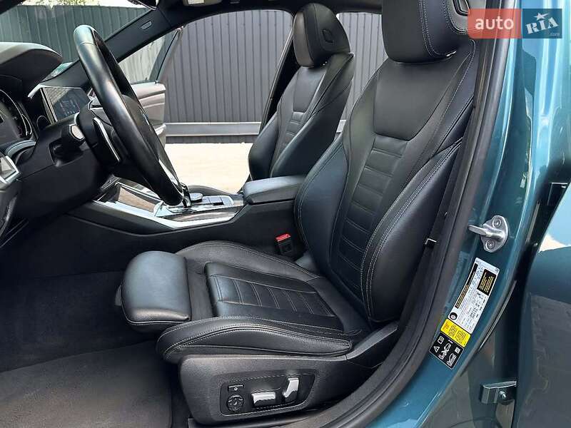 Седан BMW 3 Series 2019 в Дніпрі