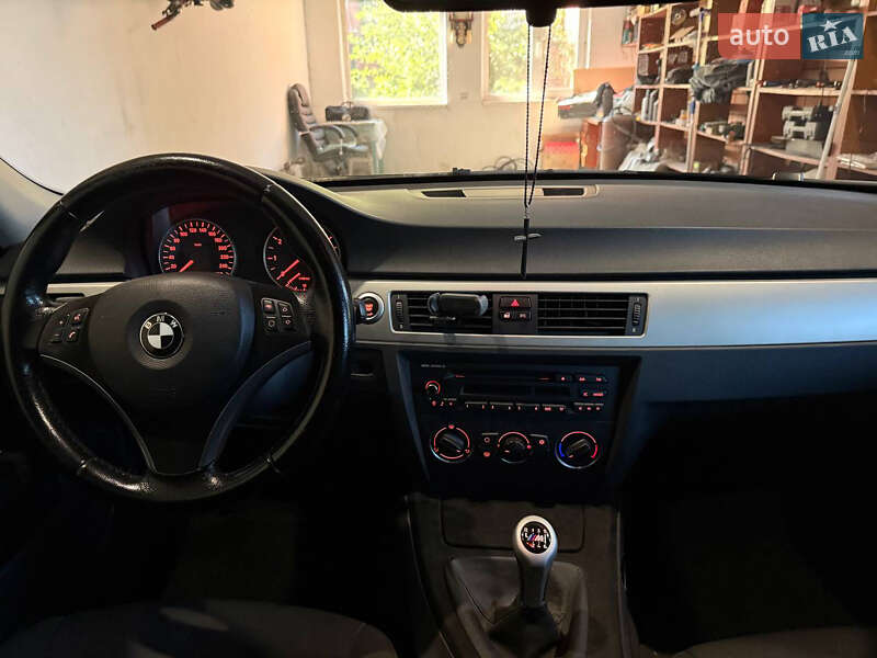 Седан BMW 3 Series 2007 в Конотопі