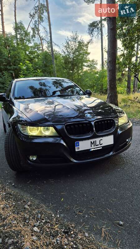 Седан BMW 3 Series 2010 в Києві