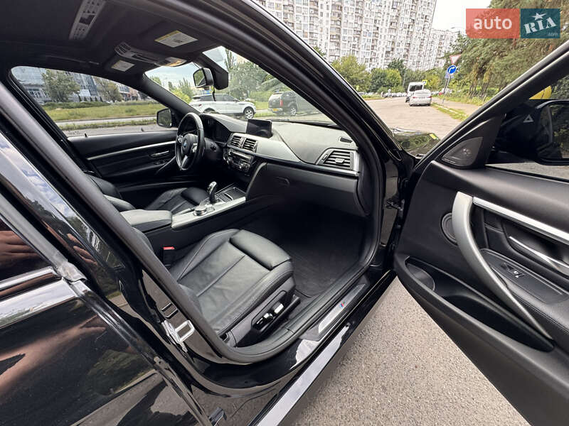 Седан BMW 3 Series 2018 в Киеве