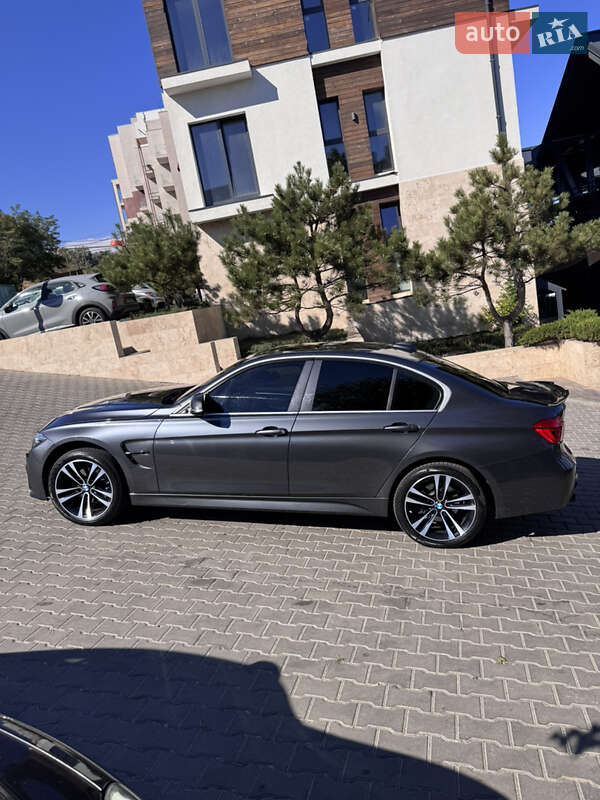 Седан BMW 3 Series 2017 в Києві