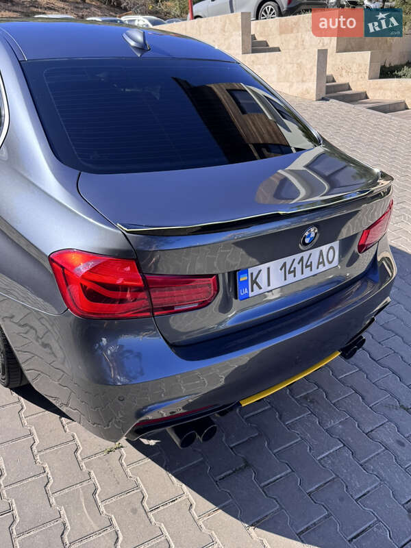 Седан BMW 3 Series 2017 в Києві