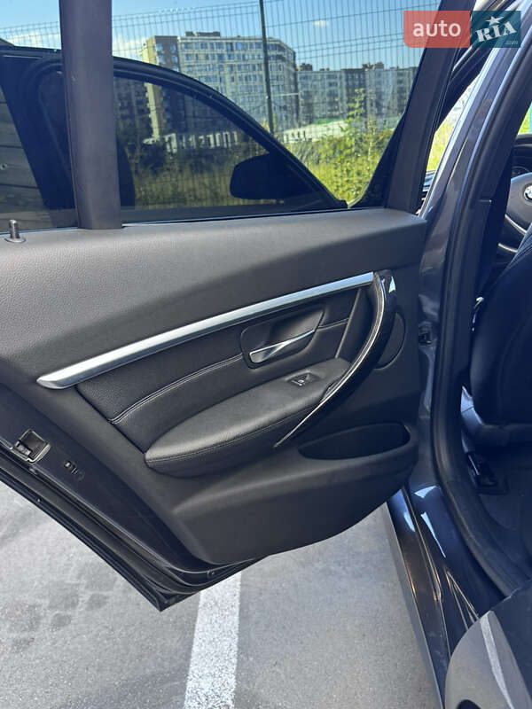Седан BMW 3 Series 2017 в Києві
