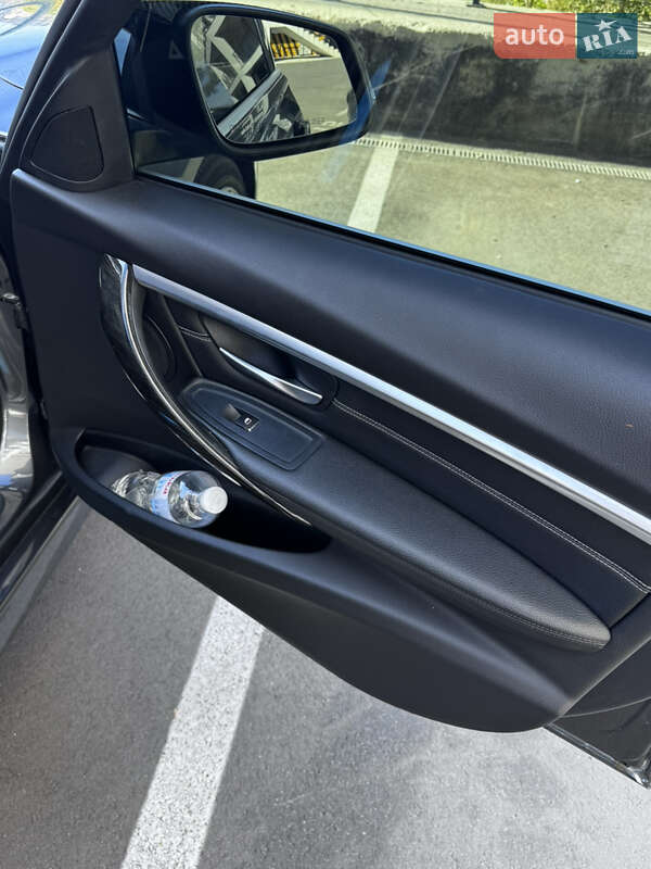 Седан BMW 3 Series 2017 в Києві