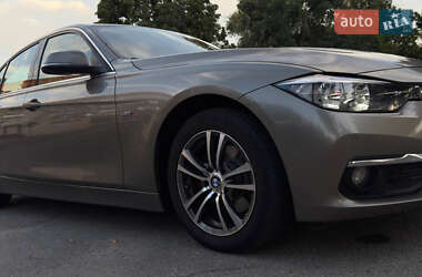 Седан BMW 3 Series 2015 в Запоріжжі