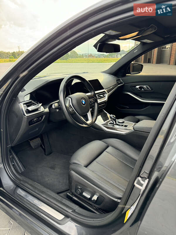 Седан BMW 3 Series 2019 в Черновцах