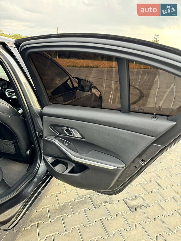 Седан BMW 3 Series 2019 в Черновцах