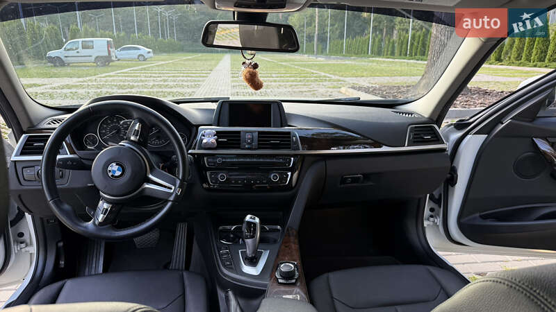 Седан BMW 3 Series 2016 в Киеве