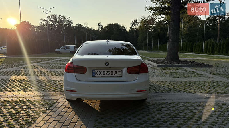 Седан BMW 3 Series 2016 в Киеве