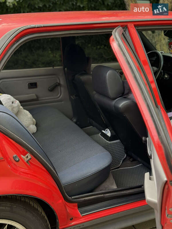 Седан BMW 3 Series 1986 в Киеве