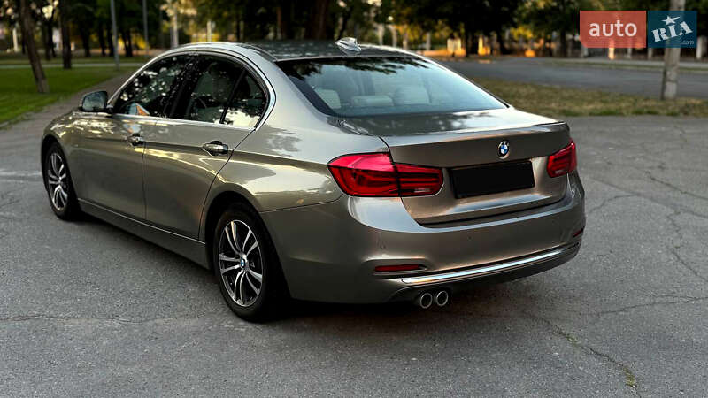 Седан BMW 3 Series 2015 в Запоріжжі